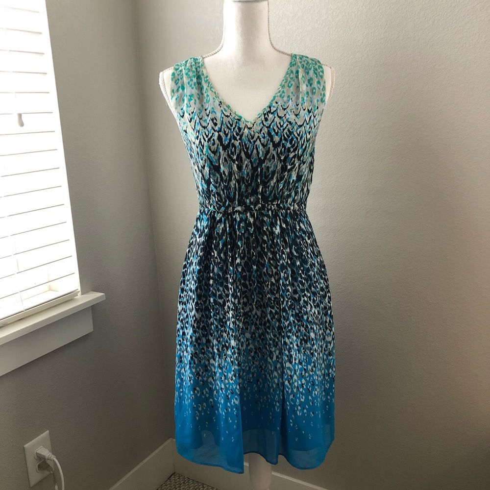 Ann Taylor | V-neck Dress | size 0